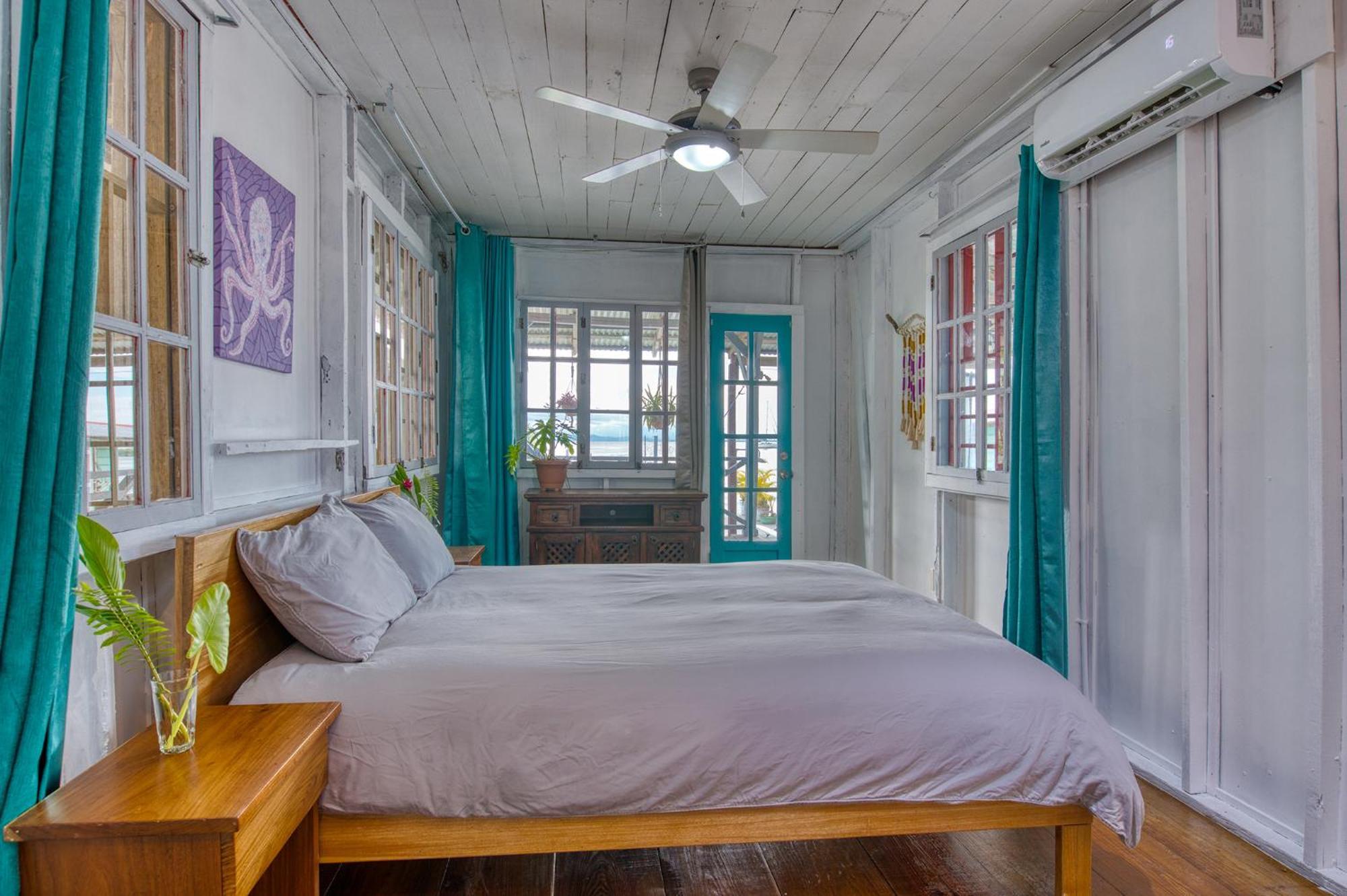 Saigon Bay Bed & Breakfast Bocas Town Dış mekan fotoğraf